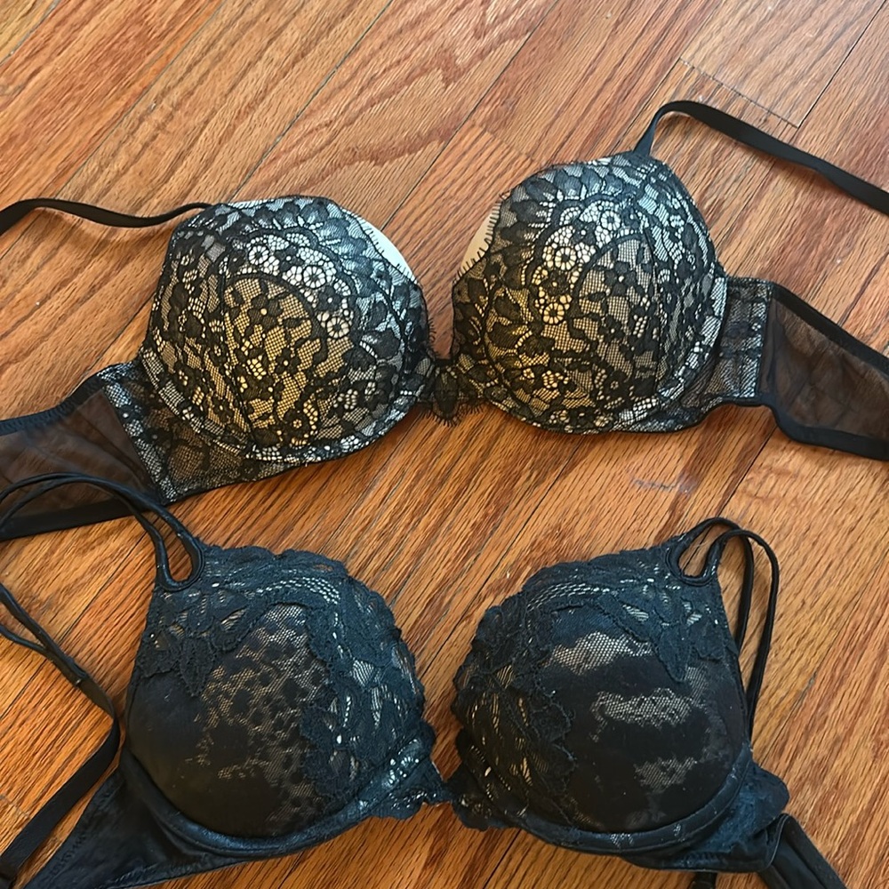 2 Victoria Secret Push Up Bras